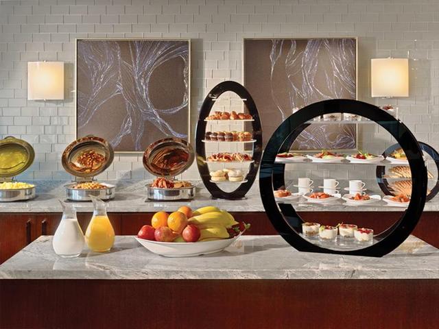 Breakfast & Parking Combo Package