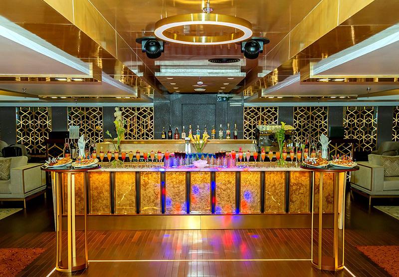 Dining & Entertainment