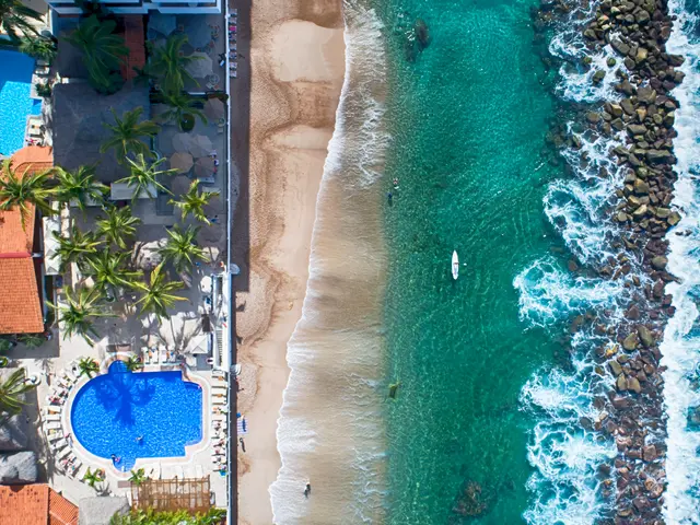 Earn 6,000 Bonus Points per Stay This Summer!